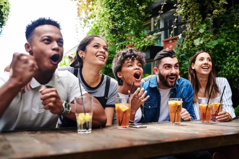 Most Popular Cocktails To Drink While Betting On Sports